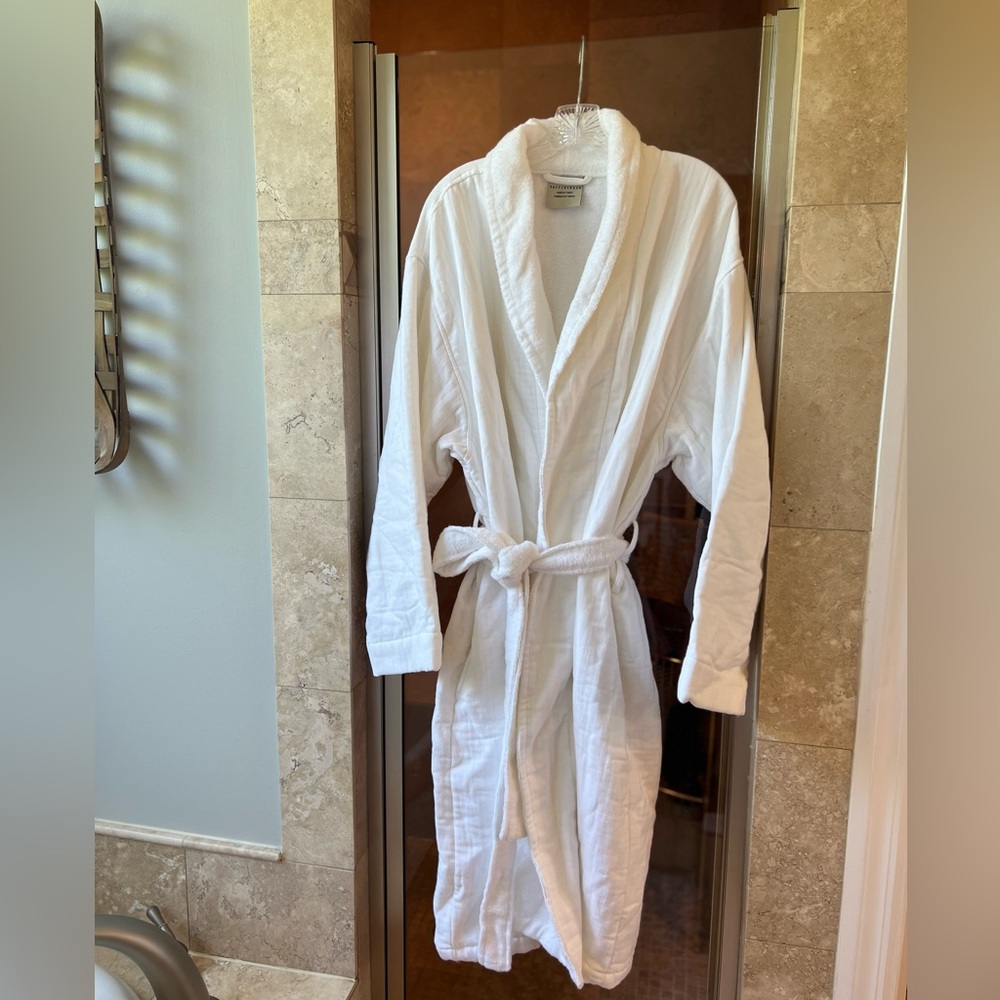 POTTERY BARN Bathrobe NWOT